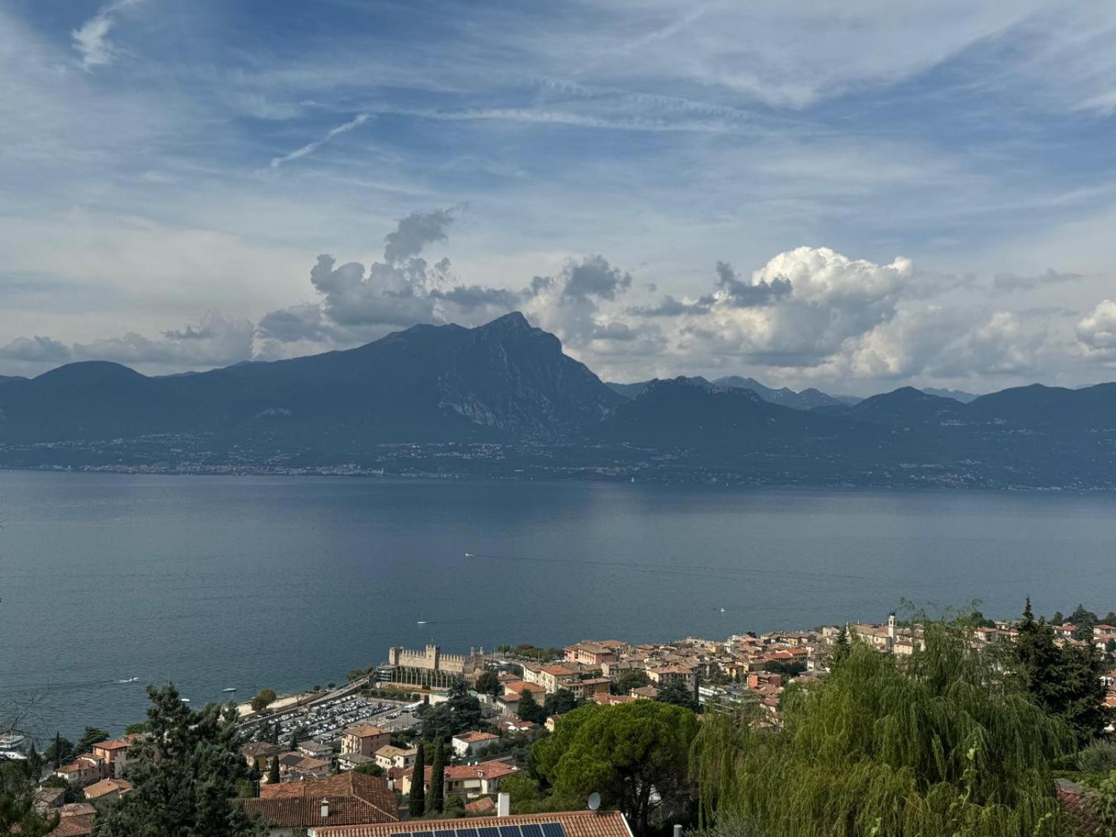 The View Apartment Torri Del Benaco Exterior photo