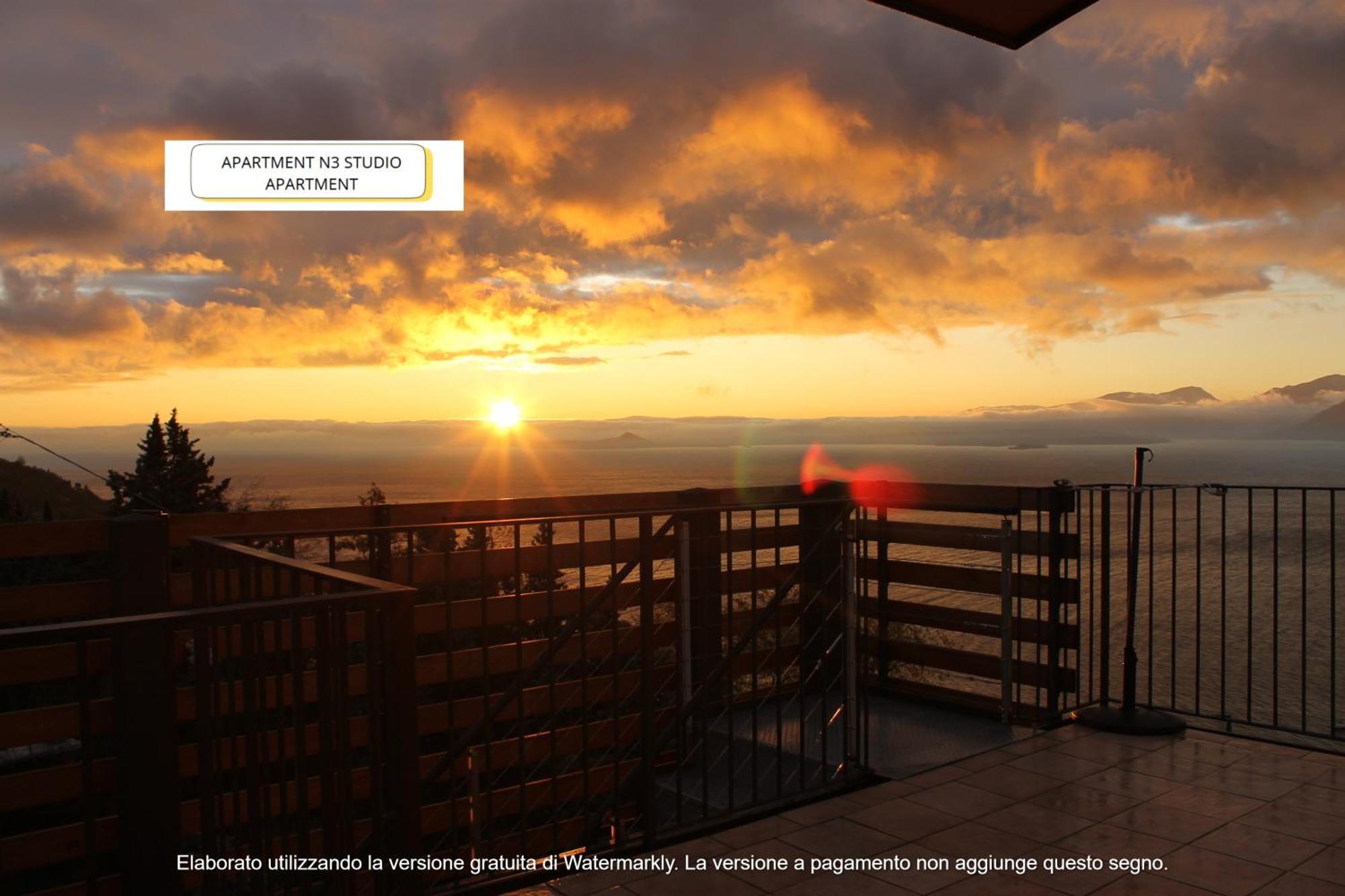 The View Apartment Torri Del Benaco Exterior photo